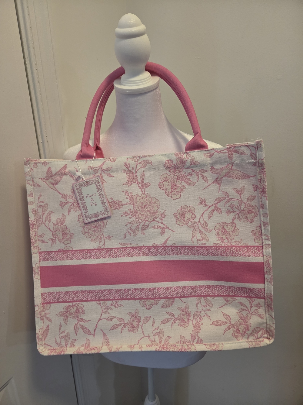 FLEUR & FIG NWT LARGE PINK FLORAL TOILE TOTE ***PRICE FIRM